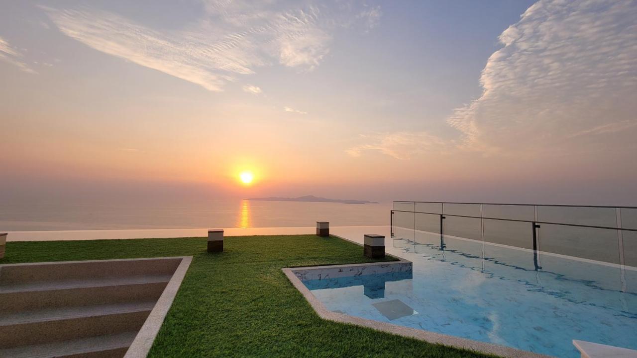 The Andromeda Seaview Apartment