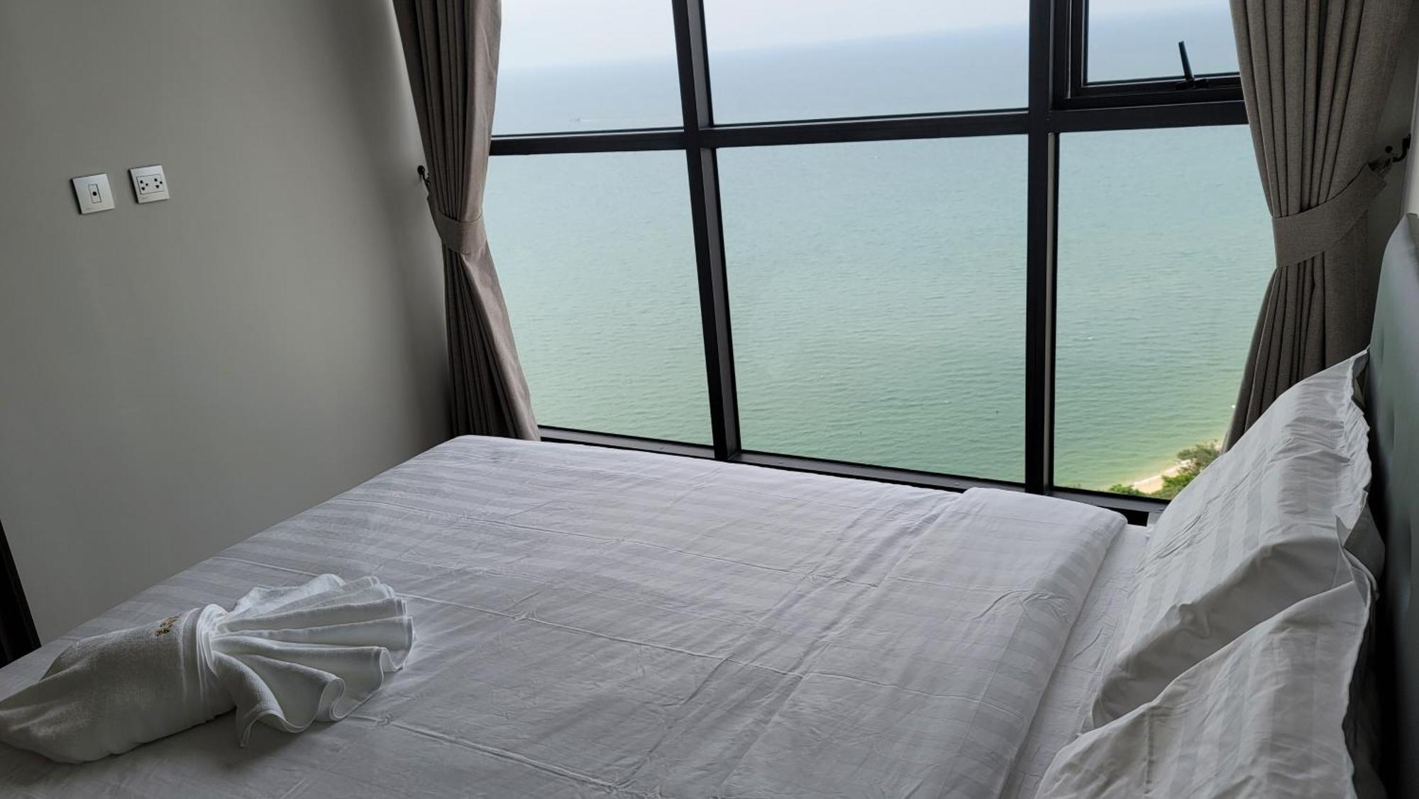 The Andromeda Seaview Apartment