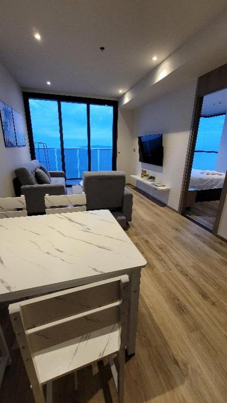 The Andromeda Seaview Apartemen *