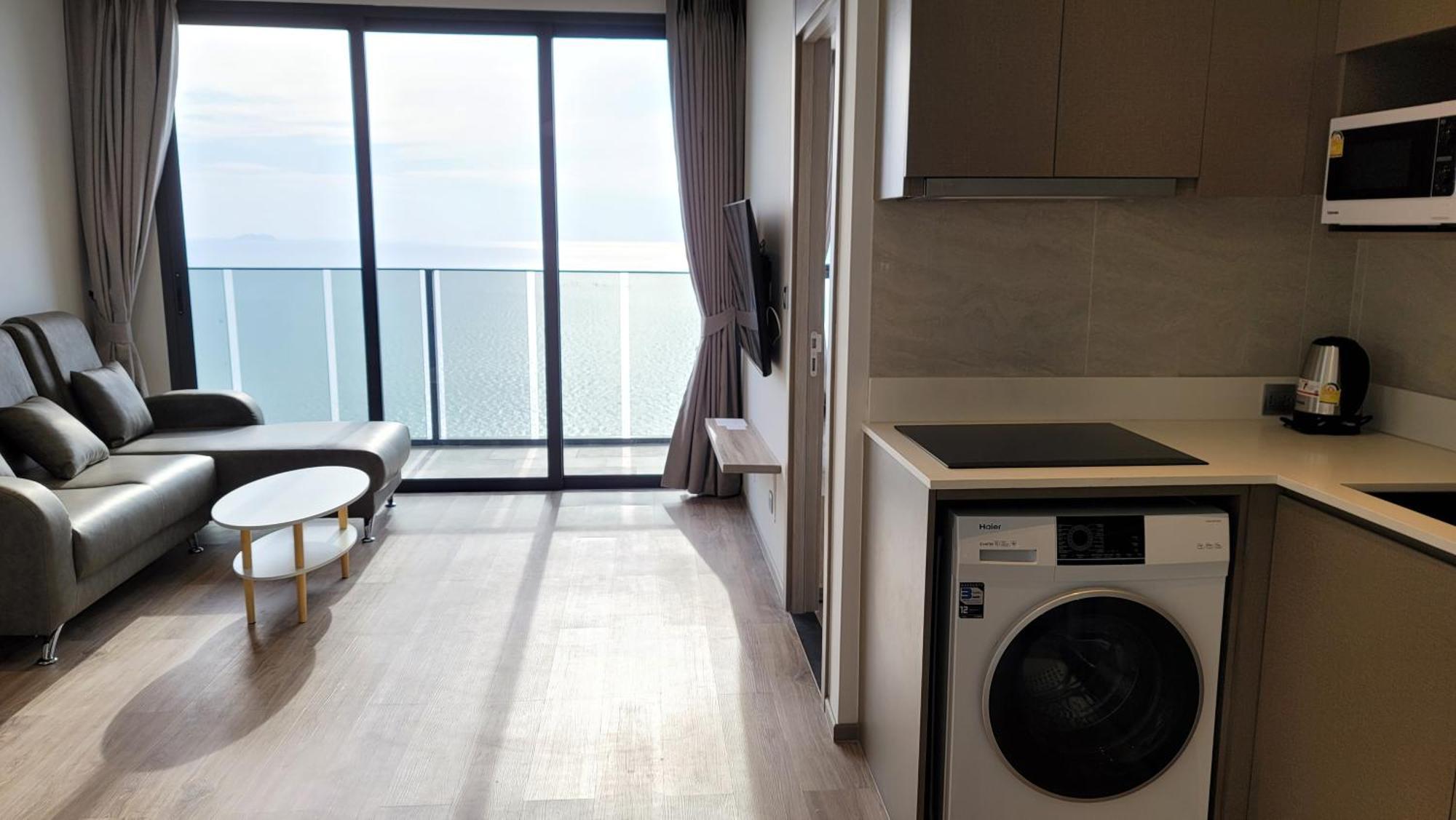 The Andromeda Seaview Apartemen *